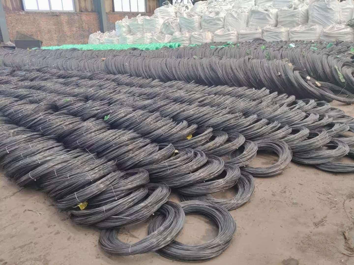 Galvanized wire with zinc layer protection