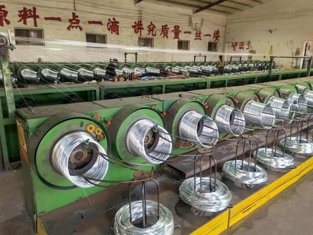 galvanized iron wire 25kg coil seaworthy packing direct from China factory