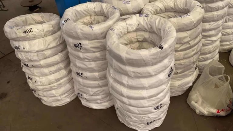 galvanized iron wire 25kg small coil packaging inner plastic outer woven bag suitable for African workers