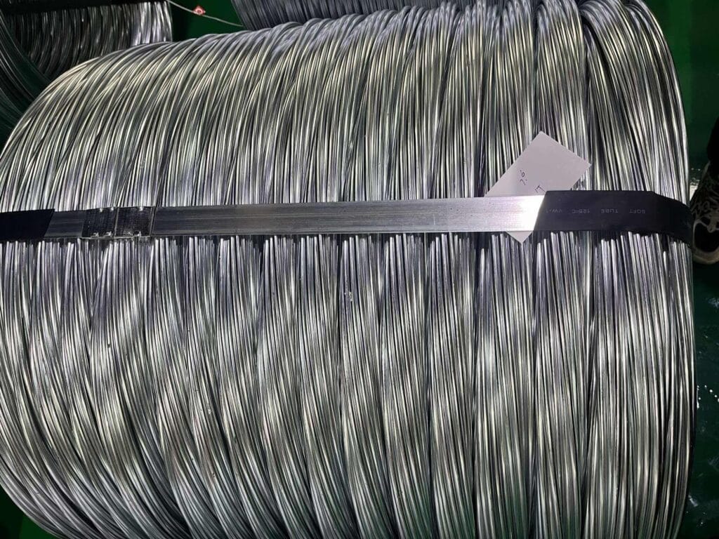galvanized iron wire 2.0mm diameter coil with consistent tensile strength 350-550 MPa