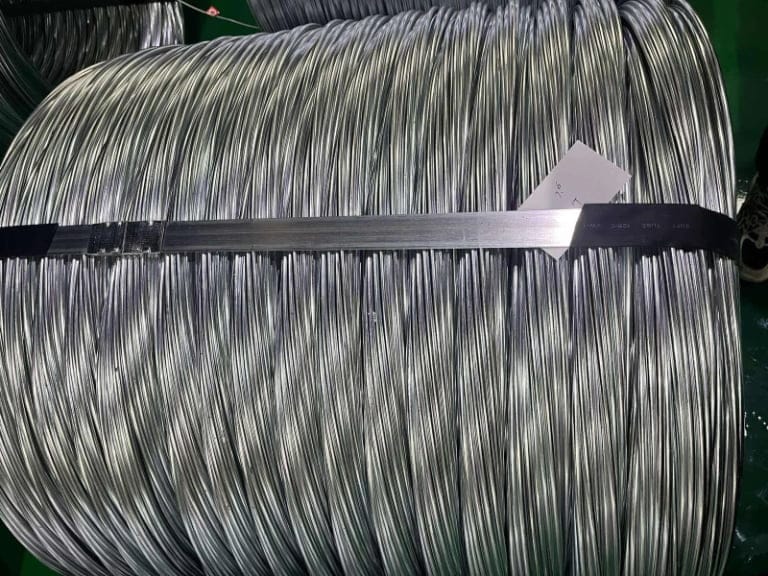 galvanized iron wire 2.0mm diameter coil with consistent tensile strength 350-550 MPa
